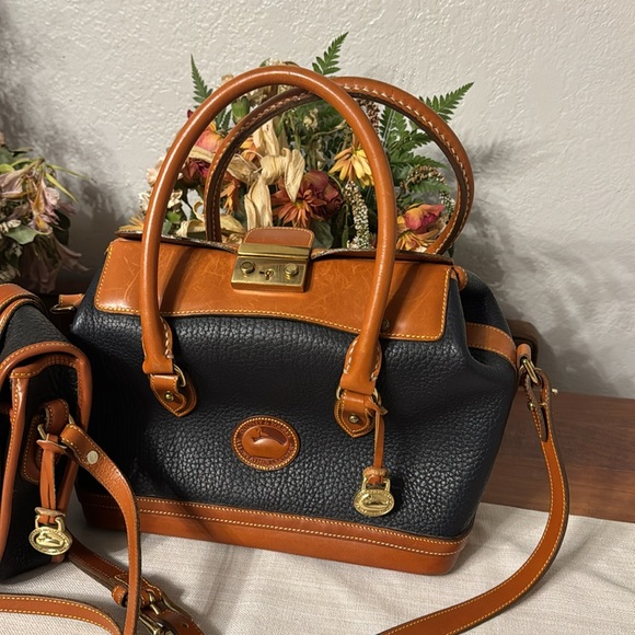 😍 Stunning Rare Vintage DB doctor bag and crossbody set 😍 - Picture 9 of 17